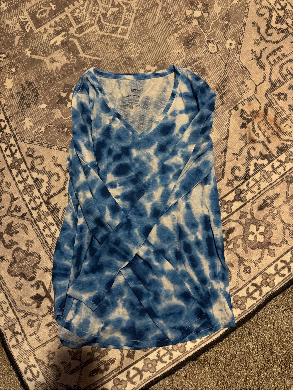 SO Blue and White Tie-Dye V-Neck Long Sleeve Top